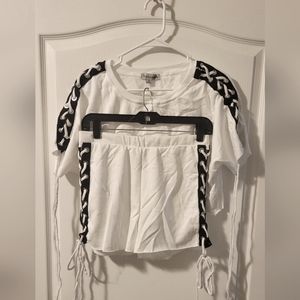 Women's size Medium top and shorts by Settle down
